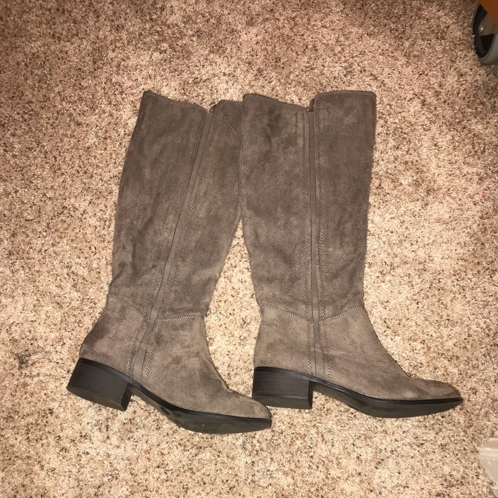 Cute Grey Riding boots